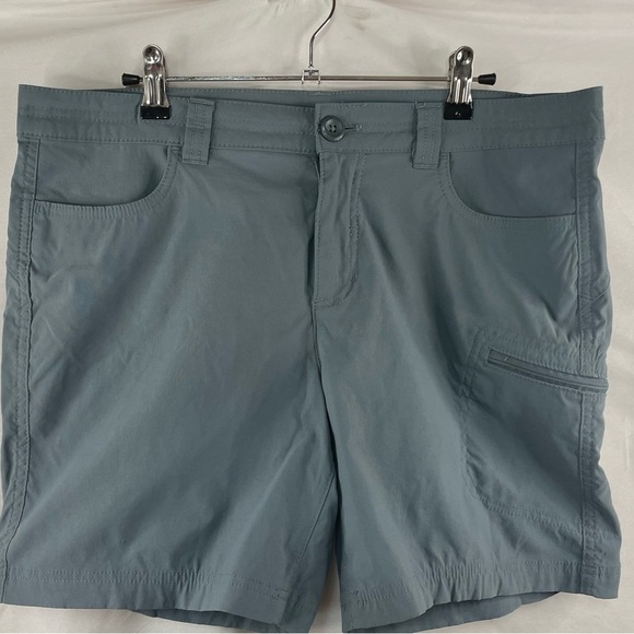 Eddie Bauer dust blue hiking short. Mesh pockets and quick dry fabric. Size 10 - Picture 2 of 6